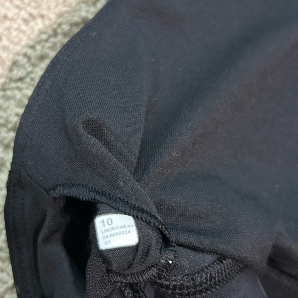 Disney x lululemon Energy Longline
Bra Medium Support, B-D Cups
Size 10 - Picture 5 of 6